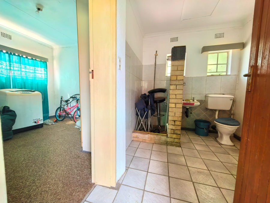 4 Bedroom Property for Sale in Roodia Free State